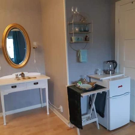 Lyxigt Rum Med Eget/Badrum Med Spa Kaensla Jönköping Esterno foto